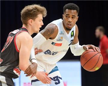 Kasey Hill (rechts) und die Eisbären Bremerhaven müssen in den kommenden Tagen zweimal ran.