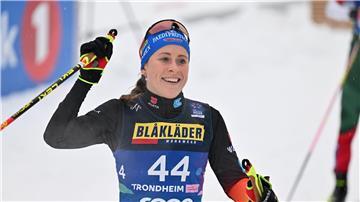 Katharina Hennig startet künftig als Katharina Hennig-Dotzler.
