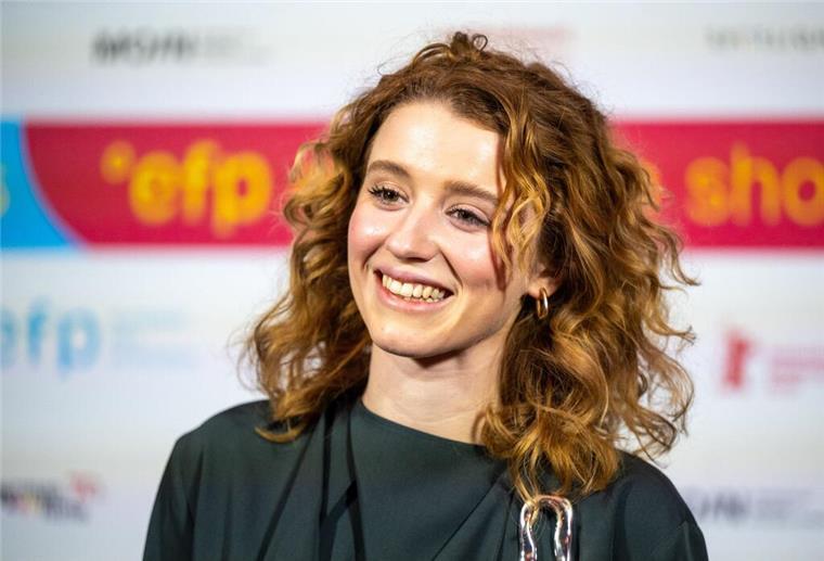 Katharina Stark als „Shooting Star“ ausgezeichnet Katharina Stark ist aus Filmen wie „König Laurin“, „Luna“ oder „Dead Girls Dancing“ bekannt.