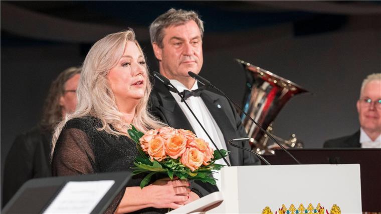 Söder kritisiert Roth-Aussage: „Wagner muss Wagner bleiben“ Katharina Wagner spricht auf dem Staatsempfang.