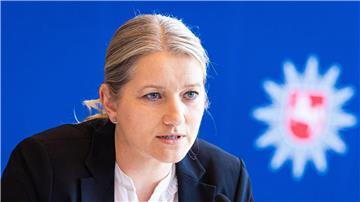 Kathrin Wahlmann (SPD), Justizministerin von Niedersachsen, spricht auf einer Pressekonferenz.