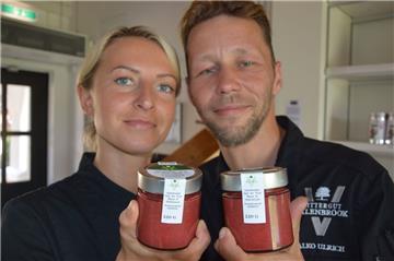 Katja Mücke und Falko Ulrich dürfen sich über die Auszeichnung zum "kulinarischen Botschafter" freuen. 