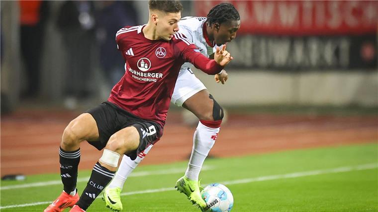 Klose verpasst mit Nürnberg Sieg gegen seinen Herzensclub Kaum zu greifen, aber glücklos im Abschluss: Nürnbergs Stürmer Stefanos Tzimas (l).