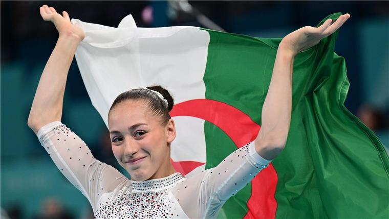 16-jährige Kevric Olympia-Sechste am Stufenbarren Kaylia Nemour feiert das erste olympische Turn-Gold für Afrika.