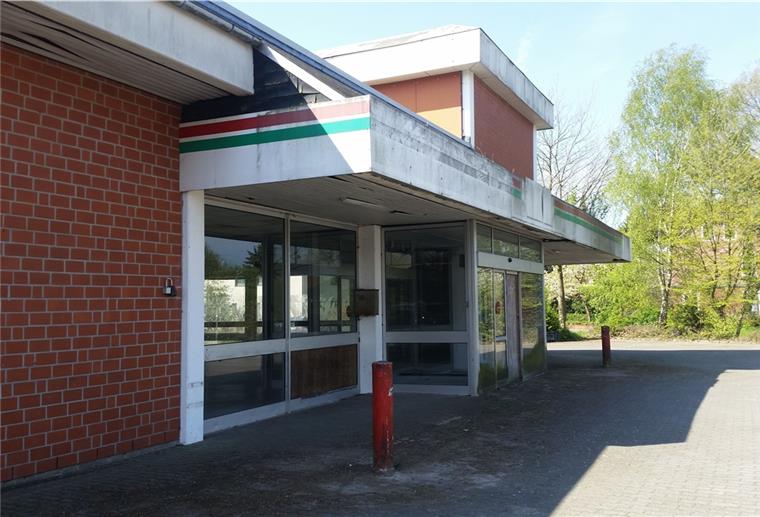 In Beverstedt verschwindet ein Schandfleck Blick auf einen leerstehendes Ladengeschäft, Immobilie.
