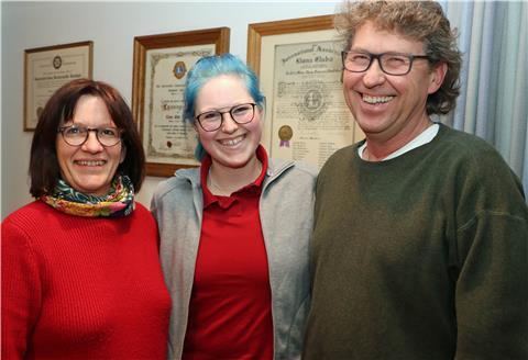 Kerstin (von links), Anne und Christian Struckmeier sind von der Idee zur Gründung einer solidarischen Landwirtschaft überzeugt. Sie engagieren sich stark für eine gesunde Umwelt. Foto: Hellwig