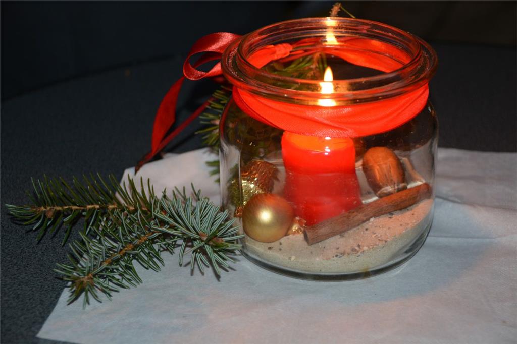 Kerzenschein trug am Wochenende sehr zur Gemütlichkeit auf dem Weihnachtsmarkt i...