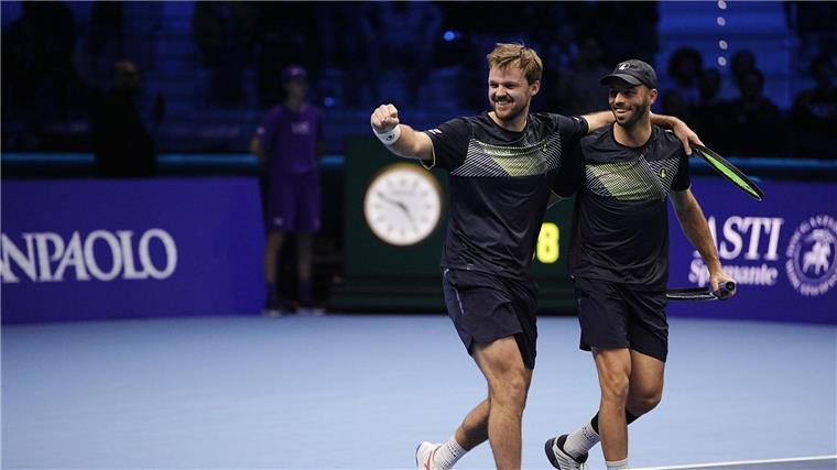 „Sensationell“ - Krawietz/Pütz feiern historischen Titel Kevin Krawietz (l) und Tim Pütz (r) gelang ein Stück deutsche Tennis-Geschichte.