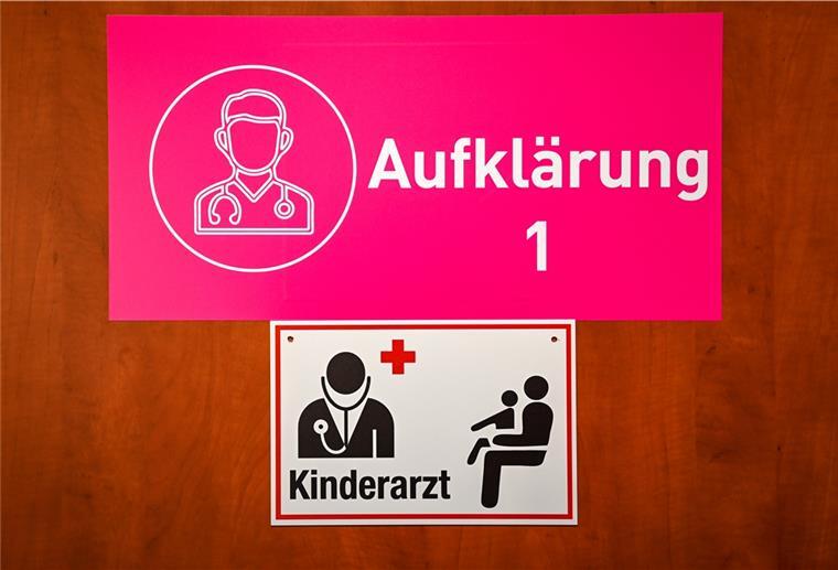Kinder können sich im Impfzentrum im Hanse-Carré durch den Kinderarzt Dr. Reinhart Nollert gegen Corona impfen lassen.