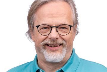 Kinderarzt Dr. Tilman Kaethner empfiehlt eine Corona-Schutzimpfung für alle Schulkinder.