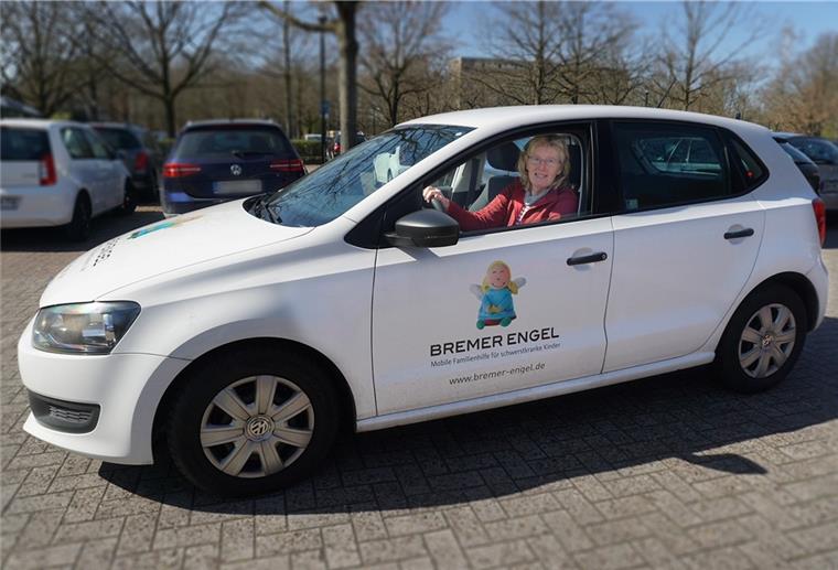 Kinderkrankenschwester Beate Tinnemeyer von den Bremer Engeln fährt zu schwer kranken Kindern, die nach einem Aufenthalt in der Bremer Kinderklinik noch Unterstützung brauchen. Bald gibt es auch in Bremerhaven zwei Engelsschwestern.