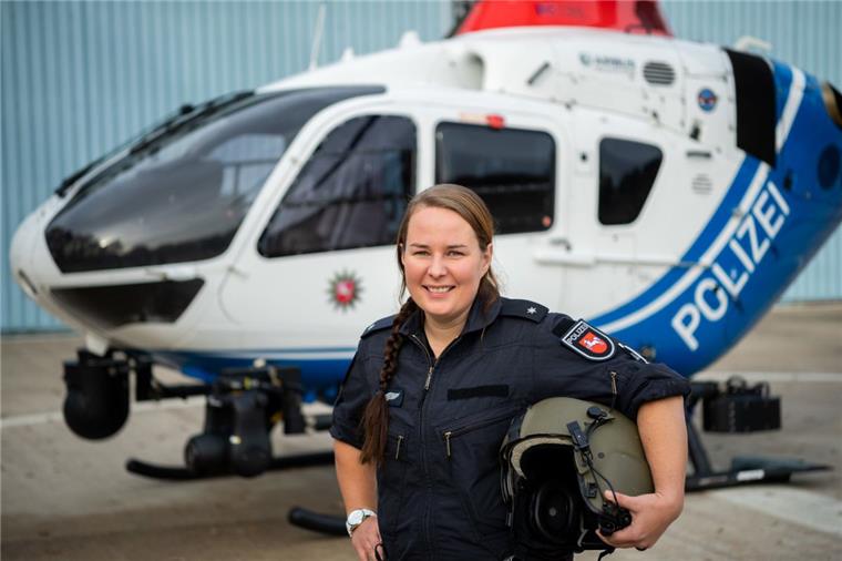 Kirsten Böning ist die erste Helikopterpilotin der Polizei Niedersachsen.