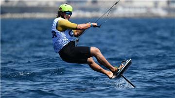 Kitesurfer Jannis Maus von den Cuxhavener „Cuxkiters“ in Aktion bei Olympia