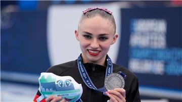 Klara Bleyer ist Europameisterin im Synchronschwimmen.