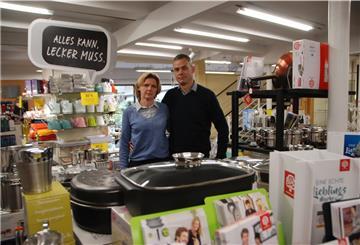 Klaudia und Stefan Dunker sind zutiefst betrübt, das stationäre Geschäft an der Mattenburger Straße im Ortskern von Bad Bederkesa zu schließen.