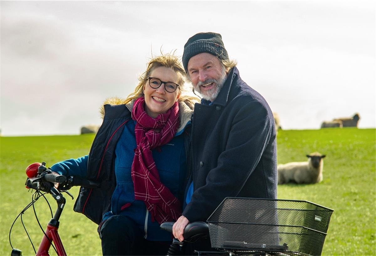 Klaus-Peter Wolf und Bettina Göschl freuen sich, endlich wieder in Bremerhaven auf der Bühne stehen zu dürfen.