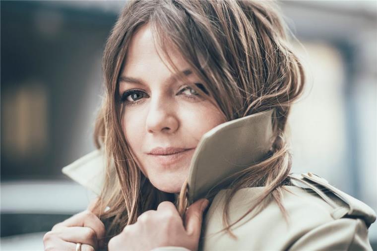 „Kleine große Liebe“ ist der Titel des neuesten Albums und der aktuellen Tournee von Sängerin Annett Louisan.  