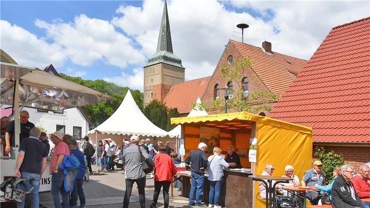 Krabbenpulmeisterschaft beim 30. Krabbentag in Wremen