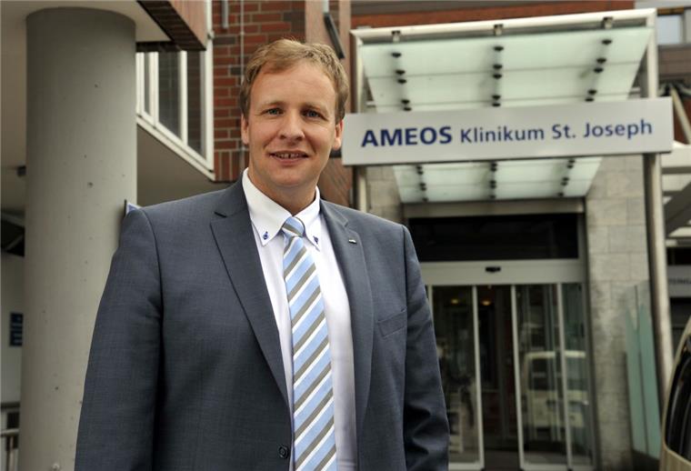 Bei Ameos drohen Kündigungen Klinikdirektor Dr. Lars Timm macht wirtschaftliche Zwänge für die Fremdvergabe von Aufgaben geltend. Foto Scheschonka