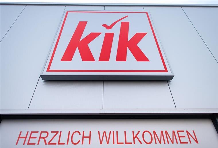 «Herzlich Willkommen» steht über der Eingangstür einer neuen Filiale des Textildiscounters Kik.