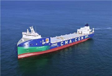 Knapp 205 Meter lang und 30 Meter breit ist die „CMA CGM Mermaid“ (IMO 9961283), das erste Schiff einer Serie von zehn neuen, mit Flüssigerdgas (LNG) betriebenen 2.000-TEU-Containerschiffen von der südkoreanischen Schiffbauwerft Hyundai Mipo