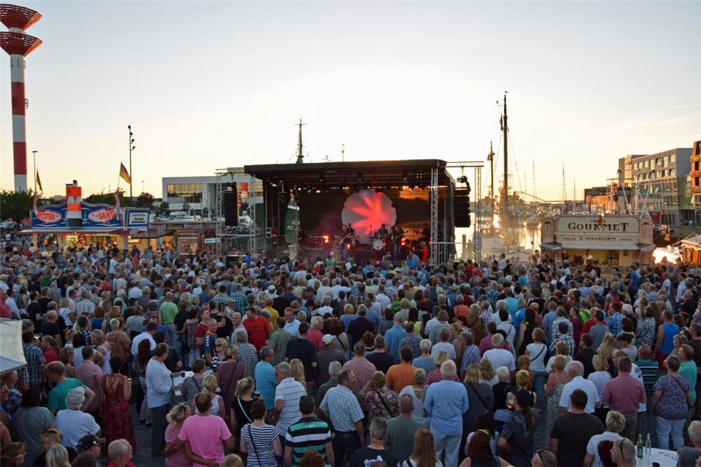 Knapp 4000 Besucher waren beim Musiksommer im Schaufenster Fischereihafen. Auf d...