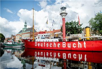 Knapp drei Jahre nach der Grundsanierung und einer zwischenzeitlichen Sabotage öffnet an diesem Sonntag das Emder Museumsfeuerschiff „Amrumbank/Deutsche Bucht“ wieder für Besucher.