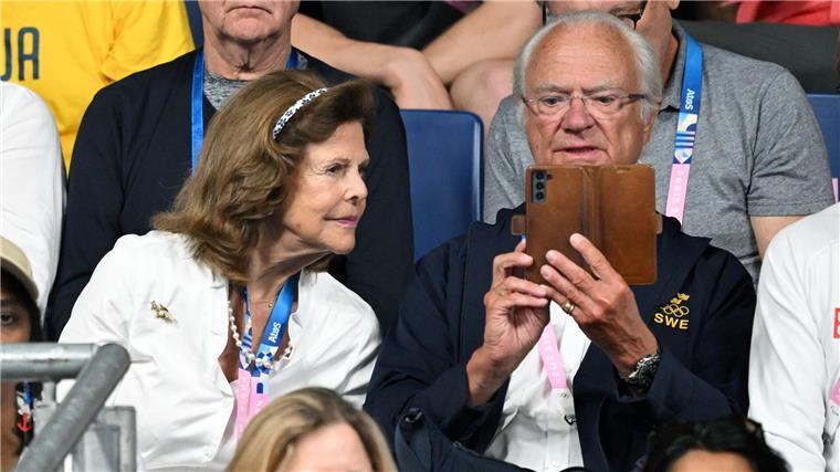 Royale Abfuhr in die Rente: Boll-Team scheidet aus König Carl XVI. Gustaf und Königin Silvia ließen sich Bolls Abschied nicht entgehen.