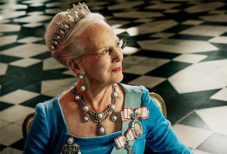 Königin Margrethe II. kündigte in ihrer Neujahrsansprache an, dass sie am 14. Januar 2024 als Königin von Dänemark zurücktreten werde.