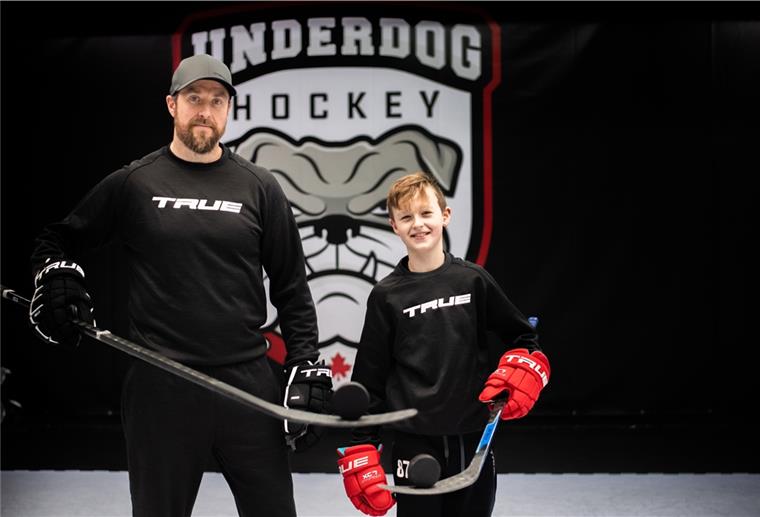 McPherson will Nachwuchs für die Pinguins ausbilden Können beide gut mit dem Puck umgehen: Andrew McPherson und sein Sohn Tyger.