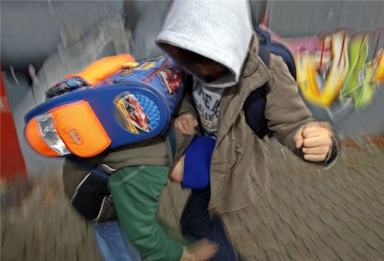 Körperliche Auseinandersetzungen, Beleidigungen oder Sachbeschädigungen gehören zu den häufigsten Straftaten von Jugendlichen in der Region.