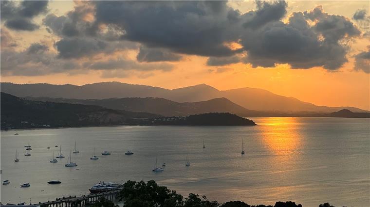 Der White-Lotus-Effekt: „Set-Jetter“ als Segen oder Fluch? Koh Samui lockt mit herrlichen Buchten und spektakulären Sonnenuntergängen - hat aber wegen des Tourismus bereits jetzt viele Probleme. (Archivbild)