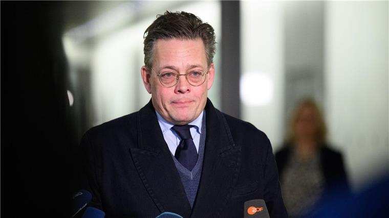 Konstantin von Notz (Grüne) sagt: Friedrich Merz (CDU) müsse als künftiger Kanzler klarmachen, ob er zu Deutschlands Zusagen stehe oder nicht. (Archiv)