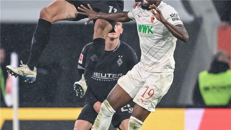 Kopfballstark: Tim Kleindienst (l). Mit dem Kopf traf er auch in Augsburg.  