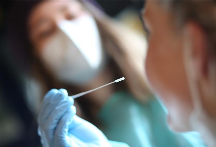 Kostenlose Corona-Schnelltests können ab Mittwoch bei der DRK Bereitschaft Zeven gemacht werden.