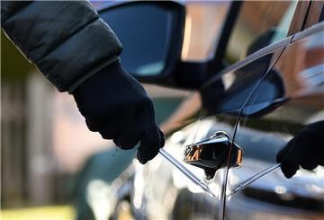 Kratzereien am Lack können für Autobesitzer richtig teuer werden.