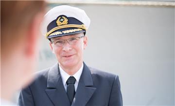Kreuzfahrt-Quartett in Bremerhaven: Vier Kreuzfahrtschiffe legen an der Columbus...