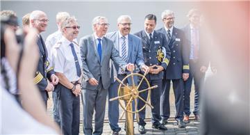Kreuzfahrt-Quartett in Bremerhaven: Vier Kreuzfahrtschiffe legen an der Columbus...