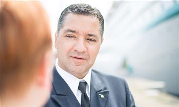 Kreuzfahrt-Quartett in Bremerhaven: Vier Kreuzfahrtschiffe legen an der Columbus...