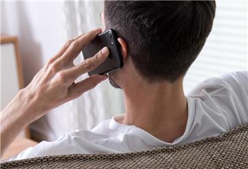 Kriminelle nutzen WhatsApp-Anrufe mit ausländischen Vorwahlen für Betrugsversuche. Die Bundesnetzagentur gibt Tipps, wie man sich schützen kann. 