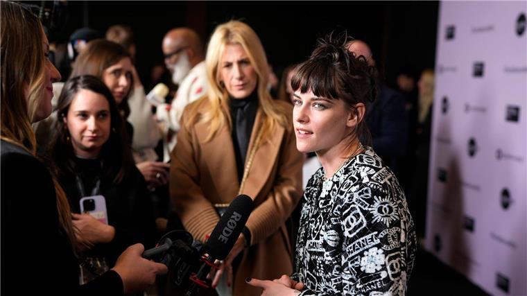 Sundance-Festival in Utah eröffnet - Hollywoodstars vor Ort Kristen Stewart wird bei der Eröffnungsgala des Sundance Film Festivals interviewt.