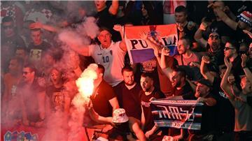 Kroatische Fans zündeten während des Spiels gegen Italien Pyrotechnik.