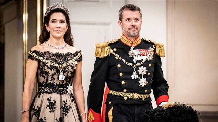 Kronprinz Frederik von Dänemark und Kronprinzessin Mary im September 2022 bei einem Galabankett in Schloss Christiansborg.
