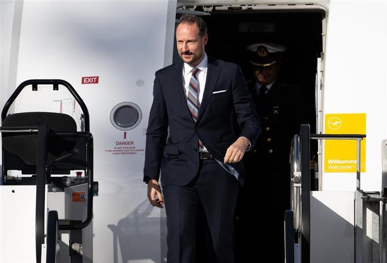 Kronprinz Haakon ist in München gelandet.