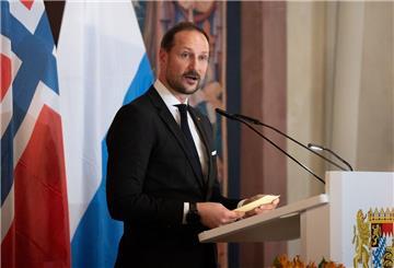 Kronprinz Haakon spricht in der Münchner Residenz beim Empfang der bayerischen Staatsregierung.