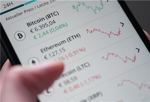 Kryptowährungen wie Bitcoin, Ethereum, Litecoin und Ripple sind bei risikofreudigen Anlegern beliebt. Das zieht aber auch Betrüger an. 