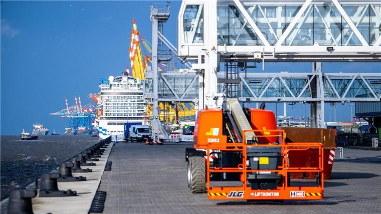Künftig sollen an dem Kreuzfahrtterminal rund 500.000 Passagiere pro Jahr in See stechen oder an Land kommen - fast doppelt so viele wie bisher.