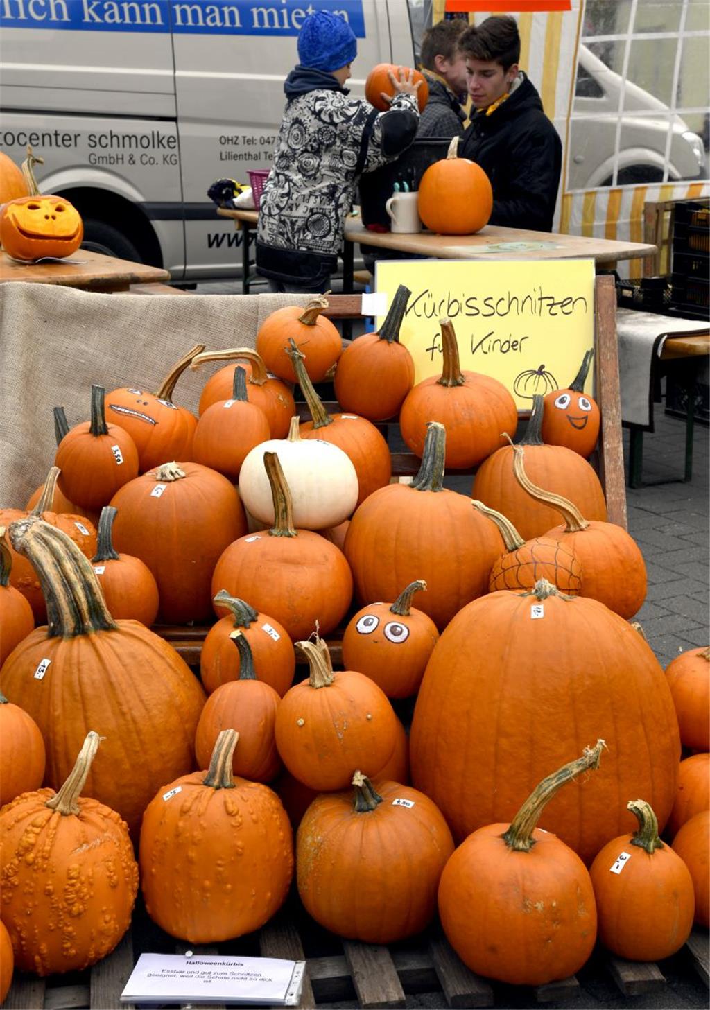 Kürbisse gehören zu einem Bauernmarkt im Herbst natürlich dazu.
