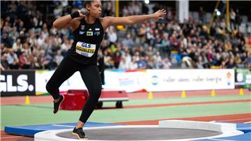 Kugelstoß-Olympiasiegerin Yemisi Ogunleye triumphiert in Dortmund mit einer starken Leistung.