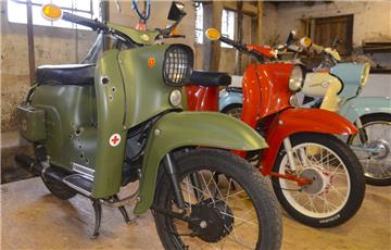 Kult-Moped aus der DDR: Drei Schwalben aus den 1970er und 1980er Jahren besitzt Jörg Tomforde. Dazu kommt eine Simson Star von 1968.